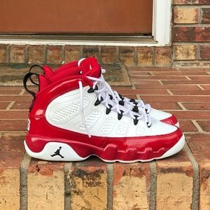 Air Jordan Retro 9 University Red Size 5.5Y/ 7Wmns